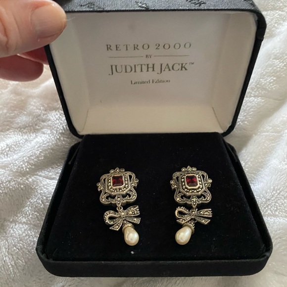 Vintage JUDITH JACK Sterling Silver Garnet Marcasite Earrings - Picture 2 of 5